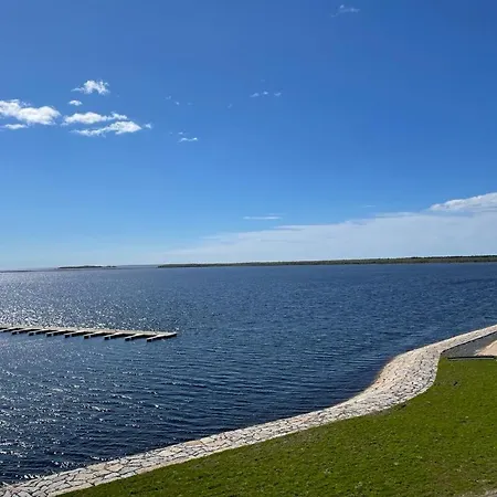 Upea Merenrannan Asunto 1-8 Henkiloelle Pateniemenranta * Oulu