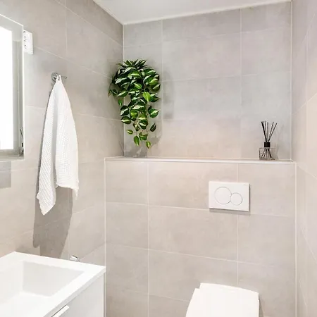 Appartement Upea Merenrannan Asunto 1-8 Henkiloelle Pateniemenranta *