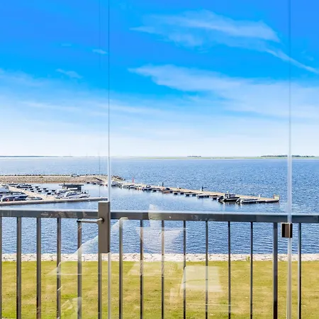 Upea Merenrannan Asunto 1-8 Henkiloelle Pateniemenranta Lägenhet *